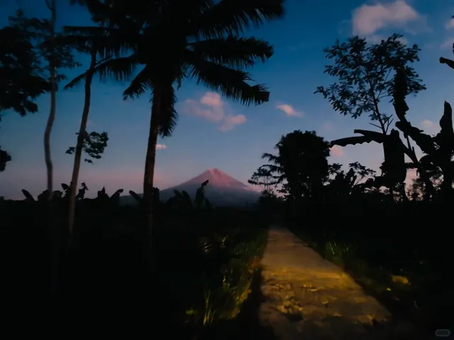 🇮🇩 Surabaya Adventure: Conquering Volcanoes & Waterfalls!