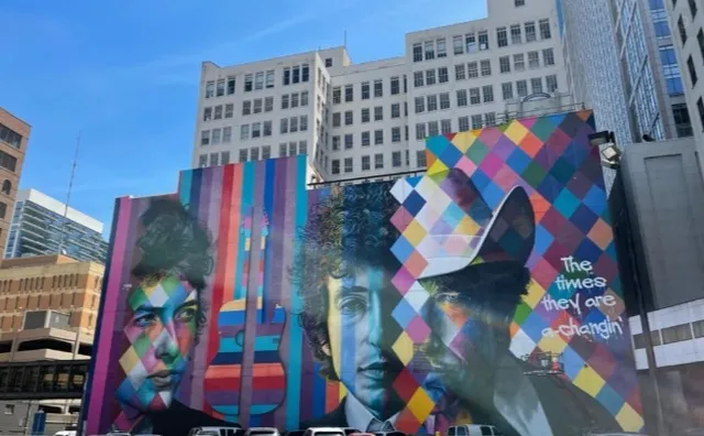 🎸 World's Largest Bob Dylan Mural – A Must-See Minneapolis Masterpiec