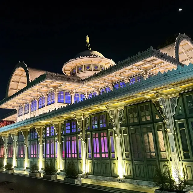 🌟 The Glory of Siam 📍 Phra Thinang Chitlom, Bangkok 🌃
