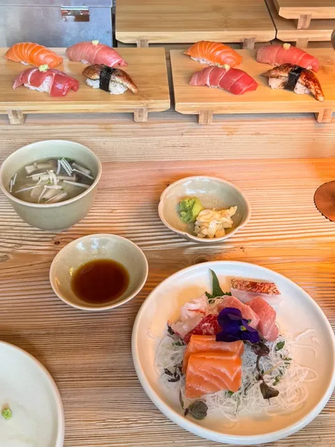 🇬🇧 ​​Eel Sushi Bar: Notting Hill's Hidden Gem for Sashimi Lovers!​​ 