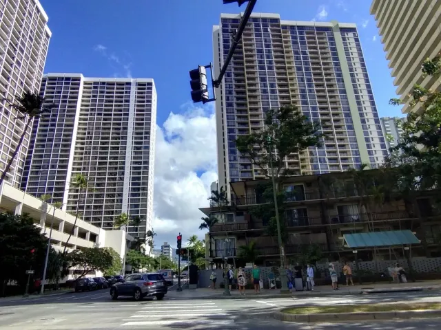 Waikīkī Sunset Stay 🌅