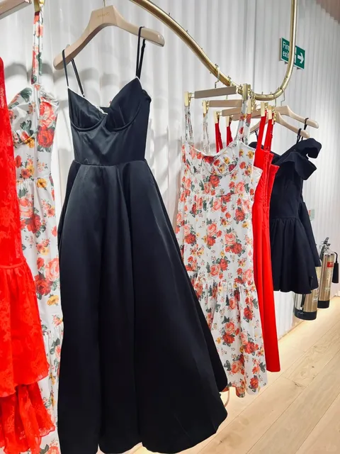 🇬🇧 House of CB: Where Every Dress is a Love Letter to Romance 💌✨