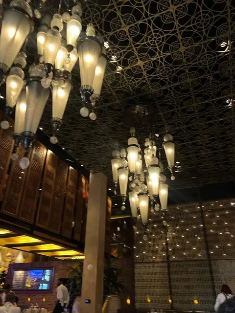 Las Vegas | Ranked in My Top 3 Ambience Restaurants! 🎉