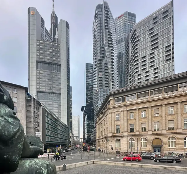 Frankfurt: A Pioneer Demonstration Zone of American-Style Modernizatio