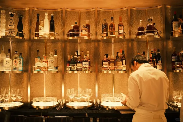 New York’s Le Café Louis Vuitton | Dine Without a Reservation