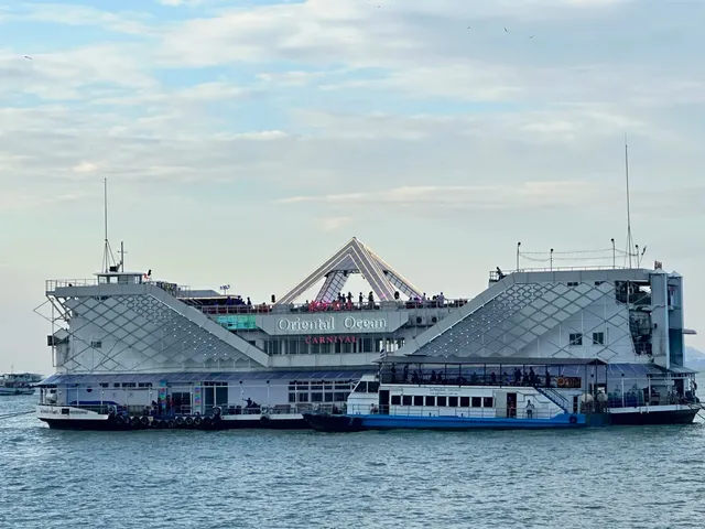 Oriental Princess Cruise - Pattaya's Legendary Ladyboy Show 🚢💃