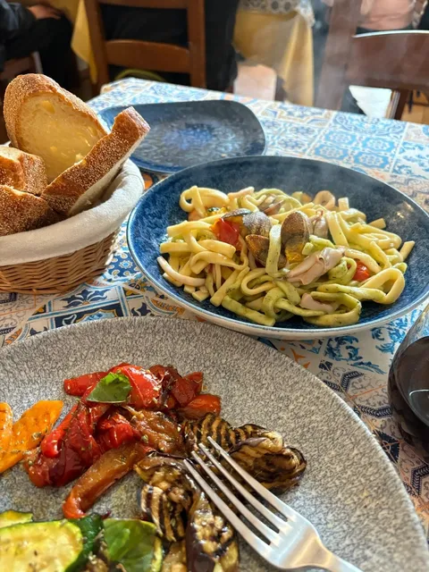 Highly recommended! A local gem in Amalfi 🍜🍴