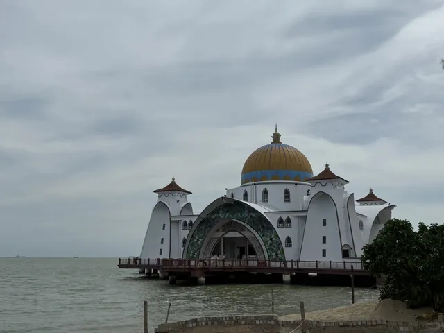 Who on earth is promoting this Malacca trip?! 😤