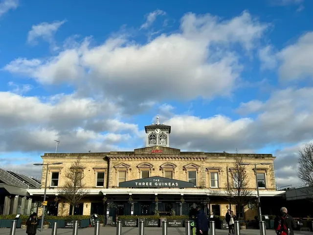 🇬🇧 Day Trip to Reading: A Perfect London Escape