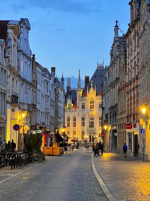 🇧🇪 Must-Visit Destinations in Belgium: Bruges and Ghent