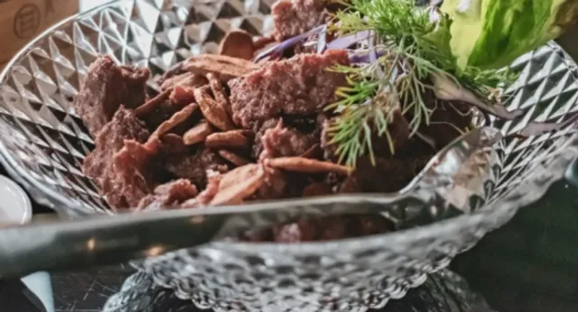 Hidden Gem Alert! | Shanghai Cuisine with Ocean Views in White Rock 🌊