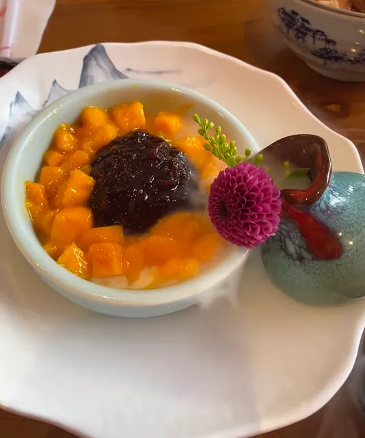 😍 Summer has arrived in Paris, hurry up and go to T'Xuan for some ice to cool off!!