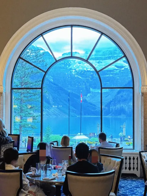 ​​Fairmont Chateau Lake Louise | Dining with a Million-Dollar View​​ 