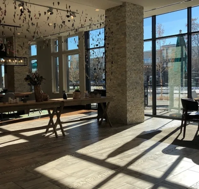 Boulder Embassy Suites: Staying During Move