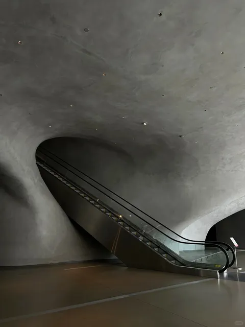 Explore California’s Iconic Architecture 🏛️✨