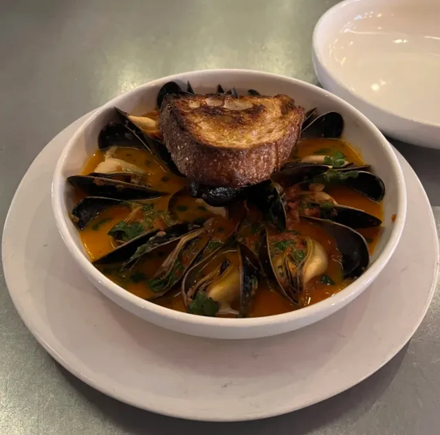 Select Oyster Bar | Boston Seafood Journal