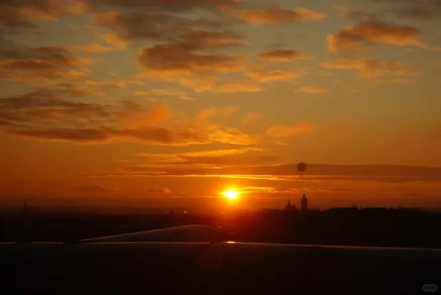 Sunset in Kraków 🌇🎈 - When the Sky Paints Magic!