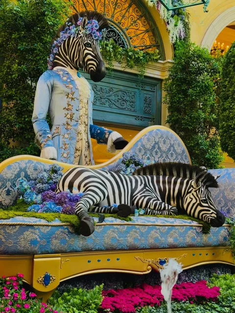 Seven Magic Mountains 🌈 + Venetian Magic + Oyster Feast! 🎭