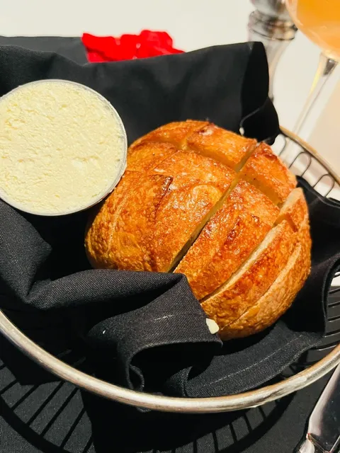  🥩 Mitchell's Steakhouse – Classic Steakhouse Vibe in Columbus