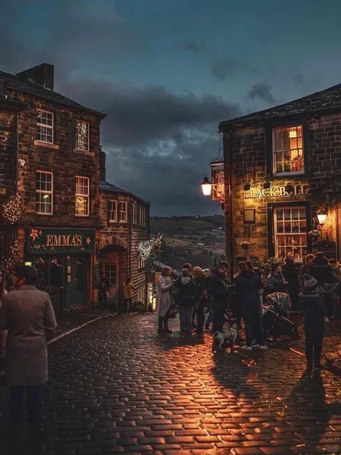 🇬🇧 Haworth Day Trip: Step Into Wuthering Heights! 🌾🚂