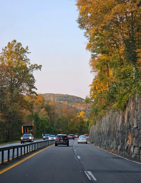  Stowe: A Food Lover’s Day Trip — Sweet, Crisp & Unforgettable!  