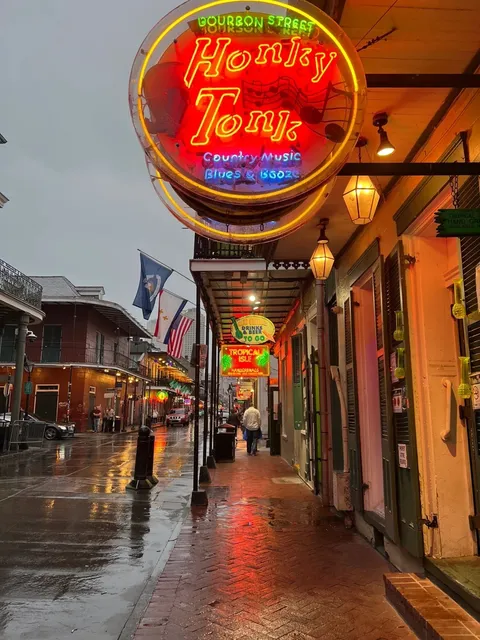 Underage New Orleans Travel Journal 🎷: An Incomplete Guide