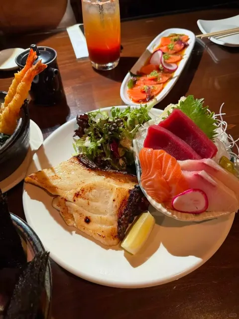 🍣 So Surprised by This Sushi Spot!