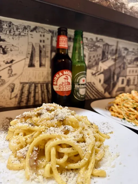 Italy 🇮🇹 Delicious Little Surprises on the Streets of Rome