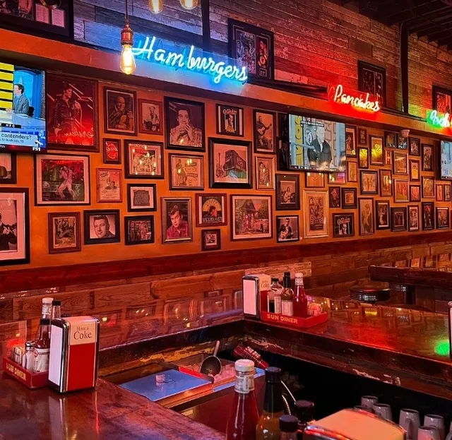 Sun Diner: A Retro American Eatery in Nashville!