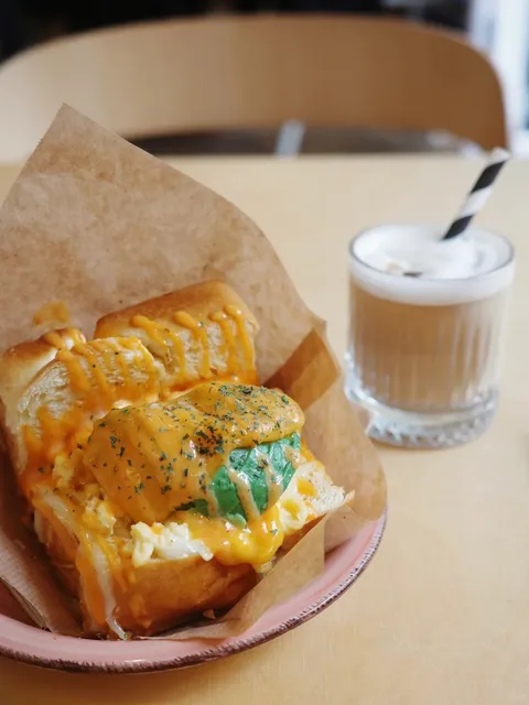 Double Cheese Avocado Egg Toast | Berlin🥪