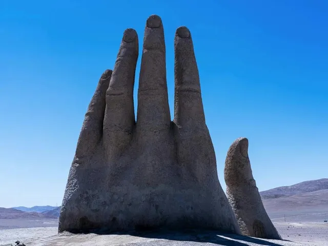 Antofagasta: Where Desert Legends Meet the Ocean 🌊🏜️✨