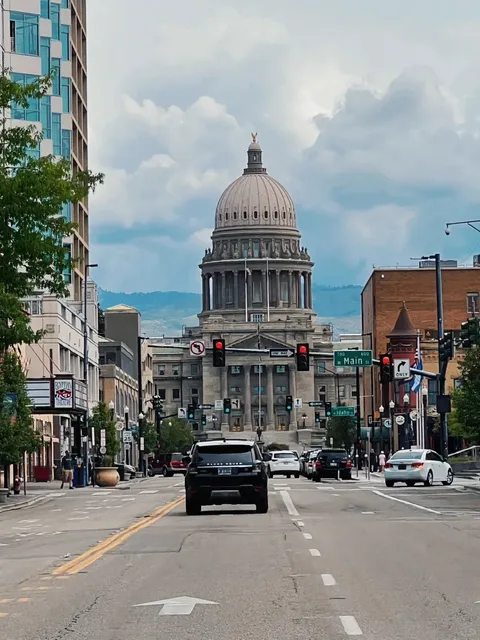 A Stranger Paid for Our Meal! I'm in Love with Idaho