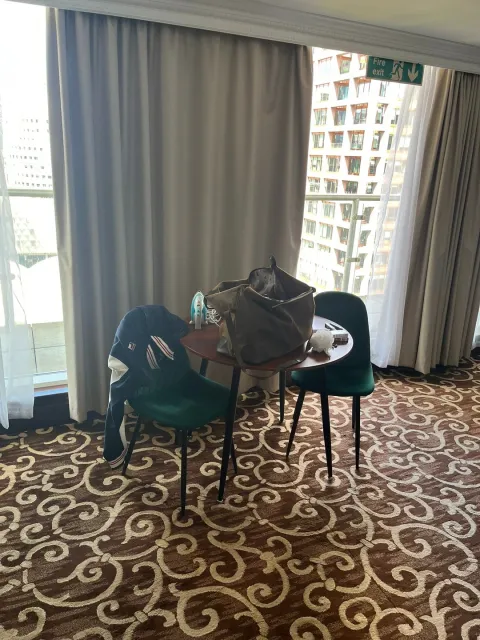 🚆 A Fantastic Stay – Lively, Convenient & Delicious! 🚆