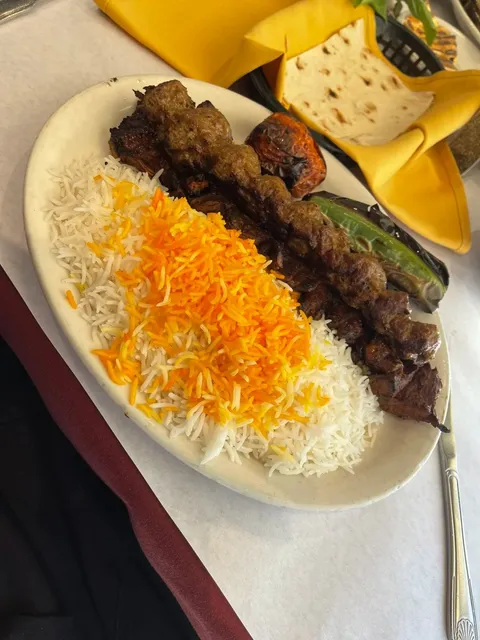Glendale: Middle Eastern BBQ Feast (I Cleaned My Plate!) 🍢​