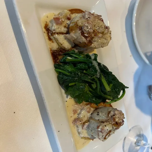 🌸 Magnolias: Charleston's Southern Culinary Gem