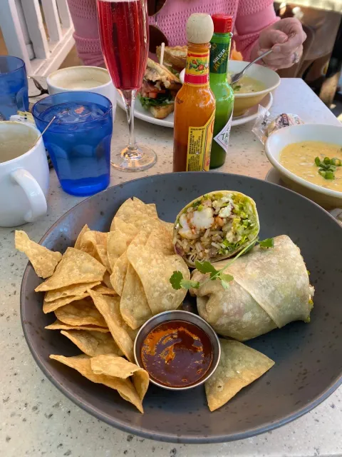 🌅 The Perfect Way to Start Your Day in La Jolla! 🍽️