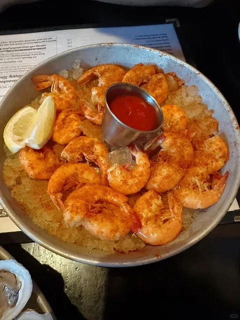 Milwaukee  Food | Oyster Lovers, Head to Maxie’s! 🦪✨