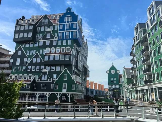 Zaandam Travel Guide: A Whimsical Dutch Escape 🇳🇱