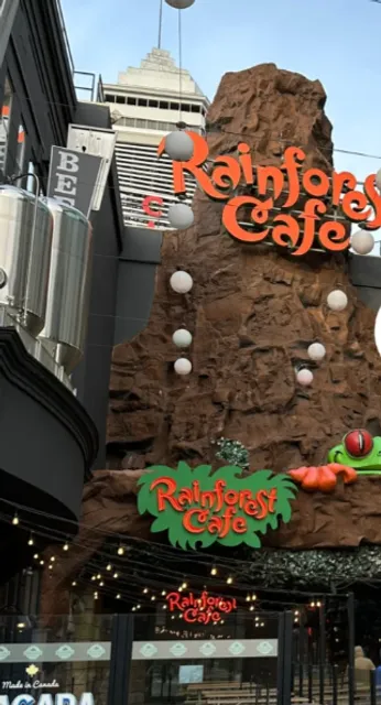 🌿 Must-Visit Rainforest-Themed Restaurant at Niagara Falls