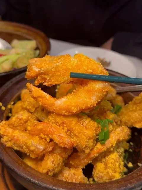 NYC’s Newest Gem: ZHE ZHE POT’s Herbal Chicken Sizzles! 🍲✨