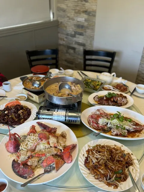 LA Legend: Lucky Seafood Restaurant's $12.99 Lunch Specials! 🥢✨