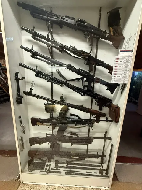 🇳🇱 Arnhems Oorlogsmuseum 40-45: A Must-Visit for Military History Bu