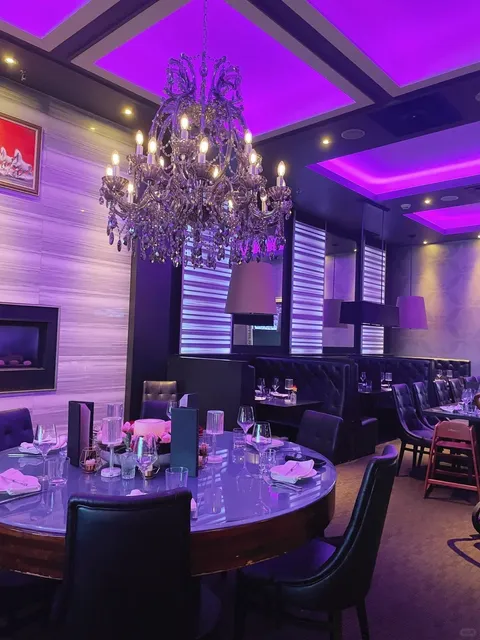  Mississauga’s Timeless Fine Dining Spot 🍷✨