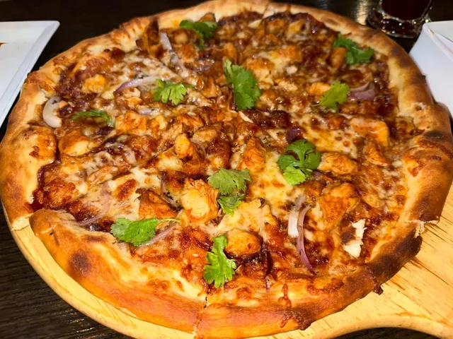 Kampala Restaurant Review: Caramel (Second Visit!) 🍕🍔