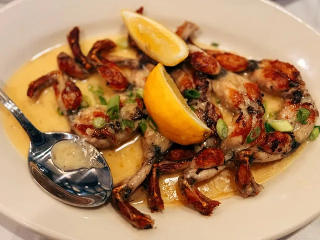 Chicago Naperville Fine Dining | Hugo's Frog Bar & Fish House 🍽️🐸  