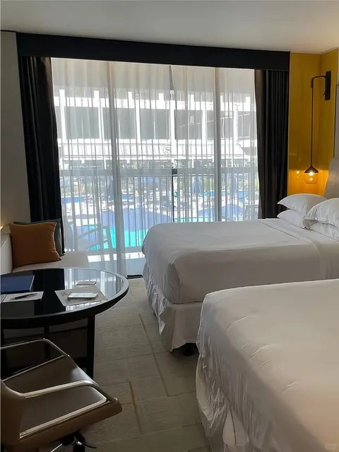 Just 8 Minutes to the Park! 