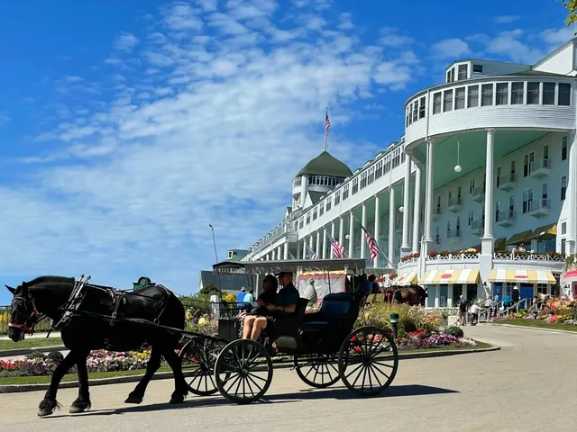 🌞⛱️ Summer Vibes: Escape to Lake Michigan’s Hidden Gem! 🌊🏝️