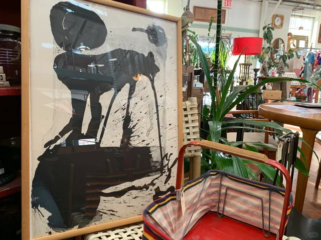 Eugene Vintage Shop | Oak Street Vintage 🕰️