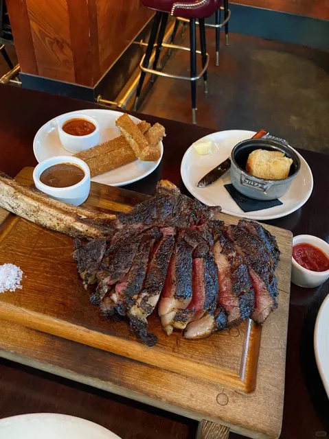Seattle’s delicious tomahawk steak 🥩 brioche is super fragrant 😍‼️