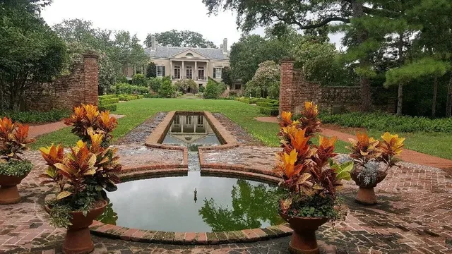 New Orleans is a City, Not a "New Orleans Chicken Leg Burger" 🍔